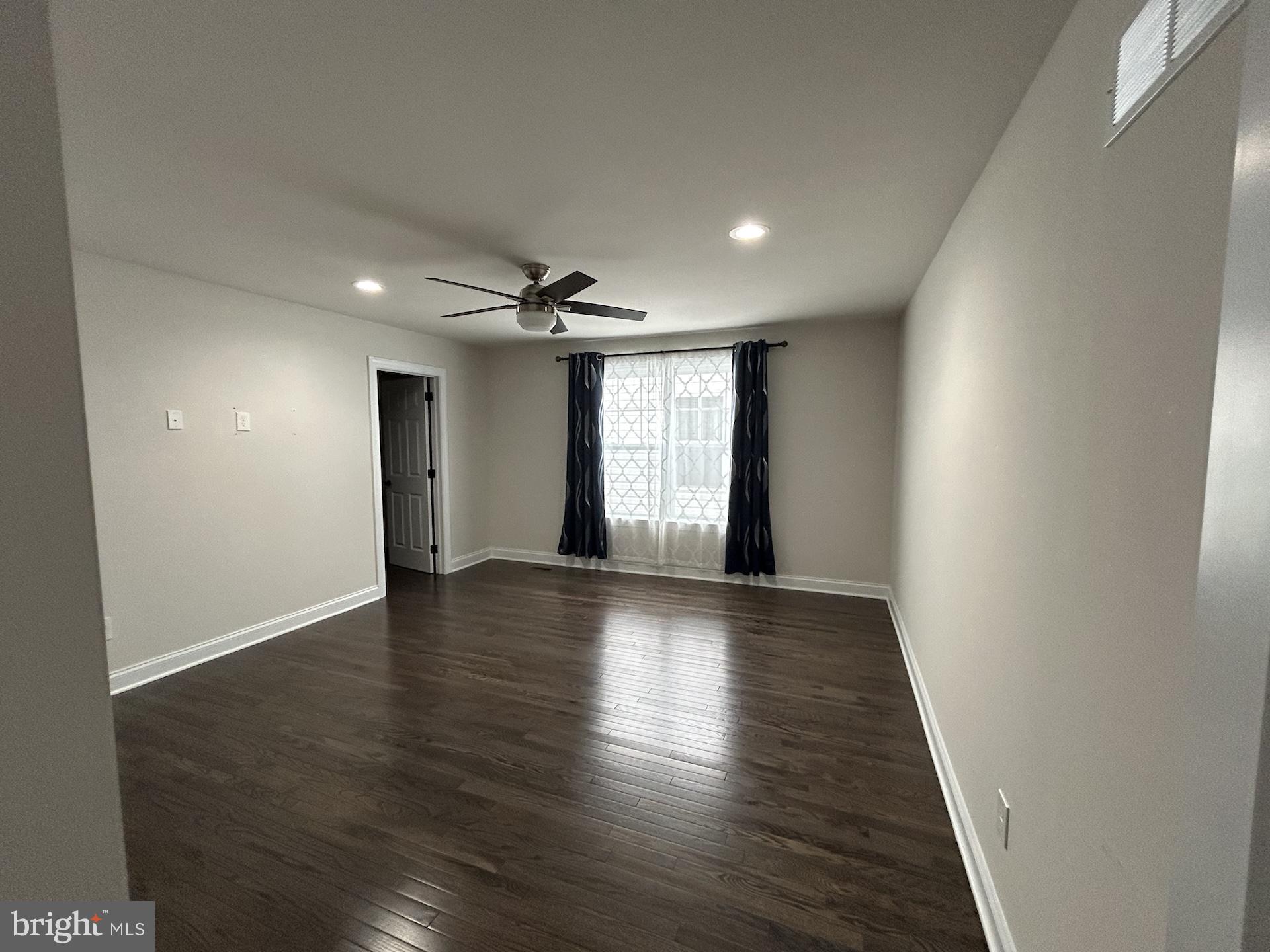 EAST VILLAGE - Residential