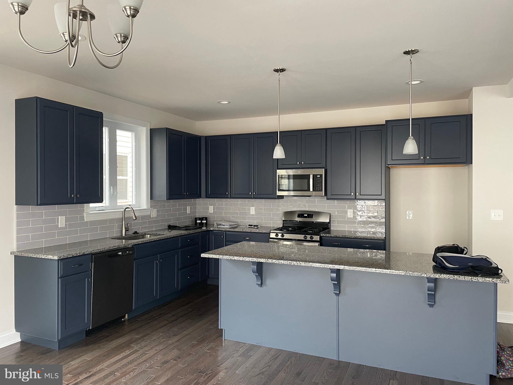 EAST VILLAGE - Residential