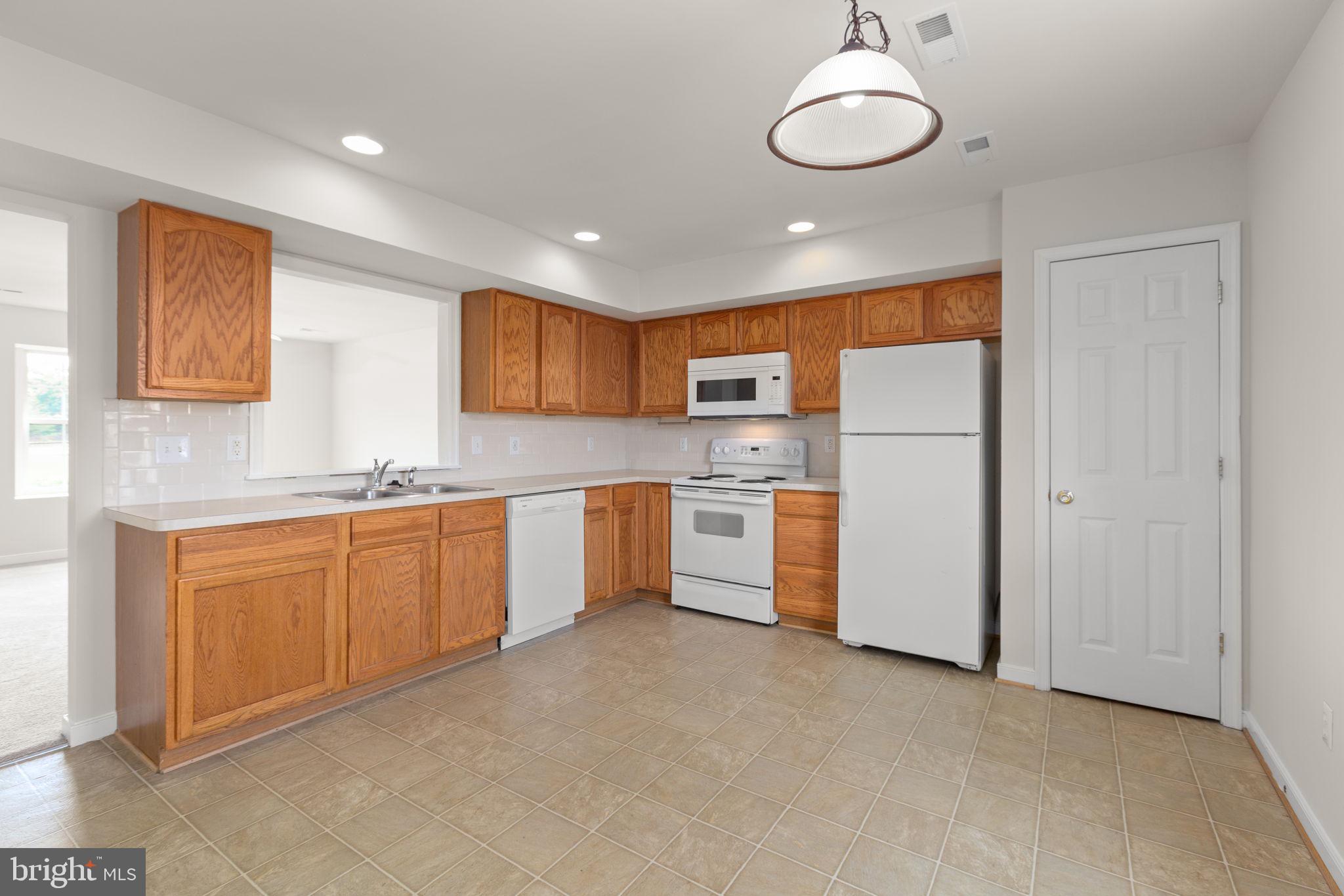 BERKELEY VILLAGE - Residential