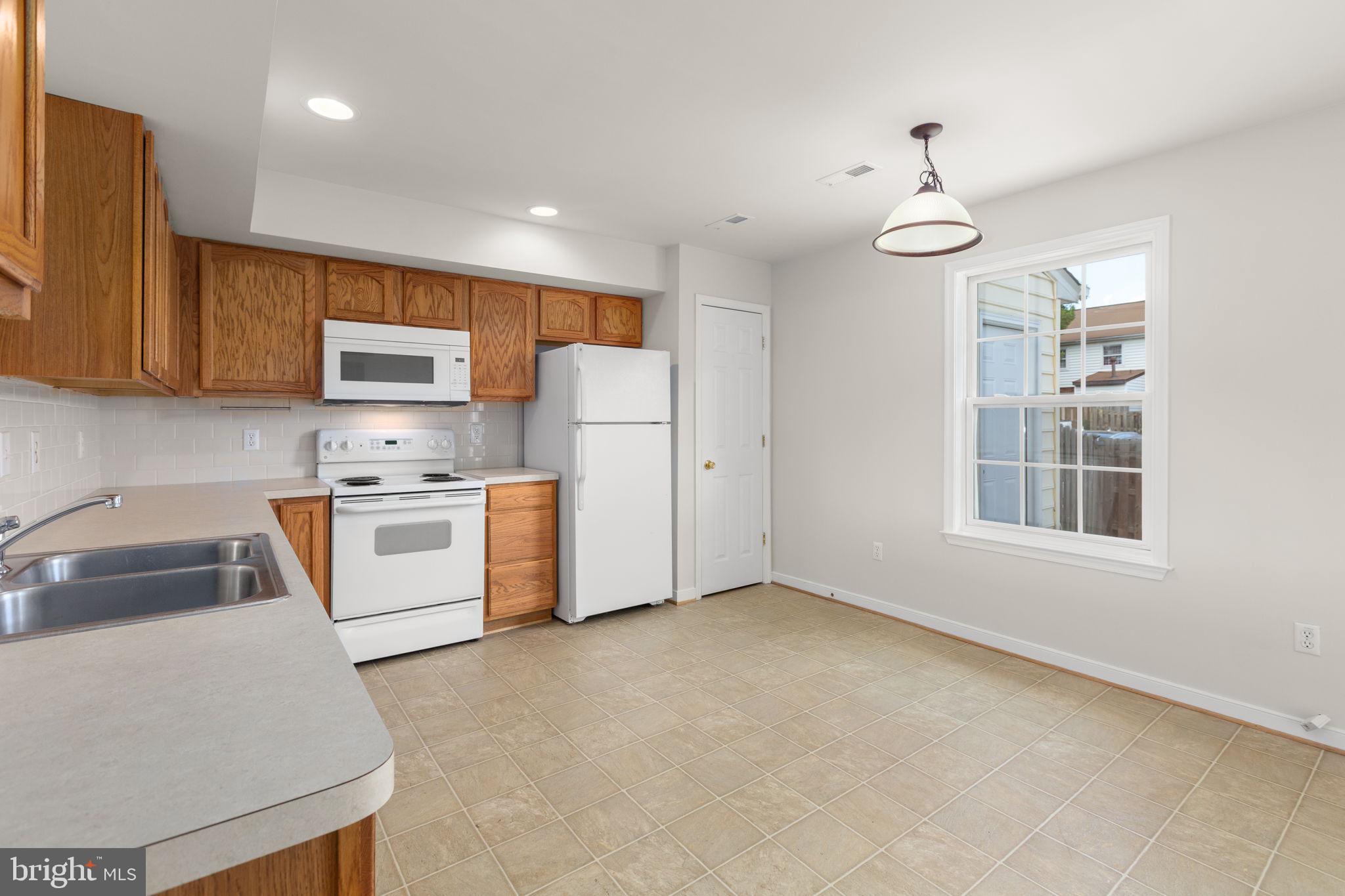BERKELEY VILLAGE - Residential