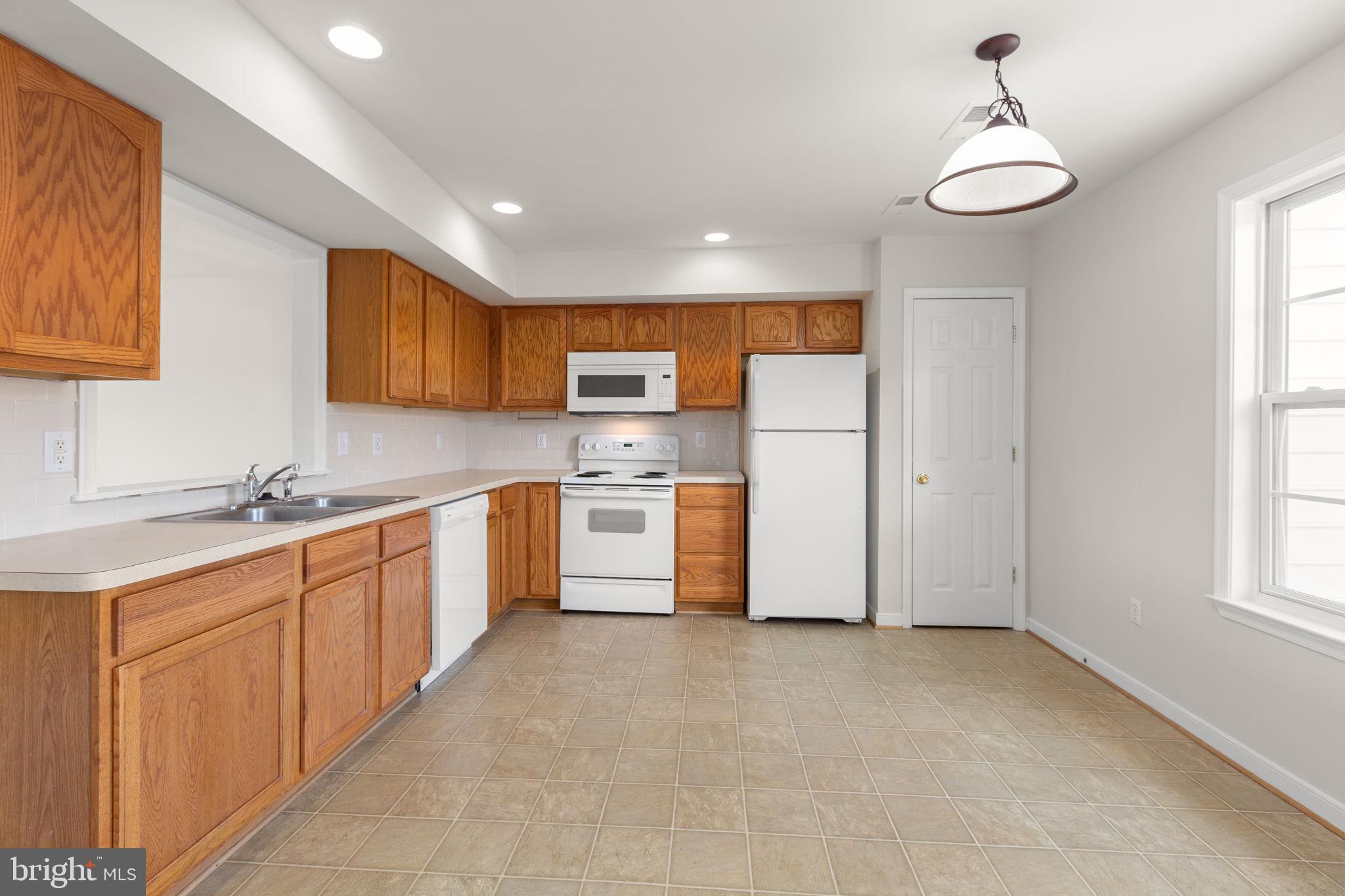 BERKELEY VILLAGE - Residential