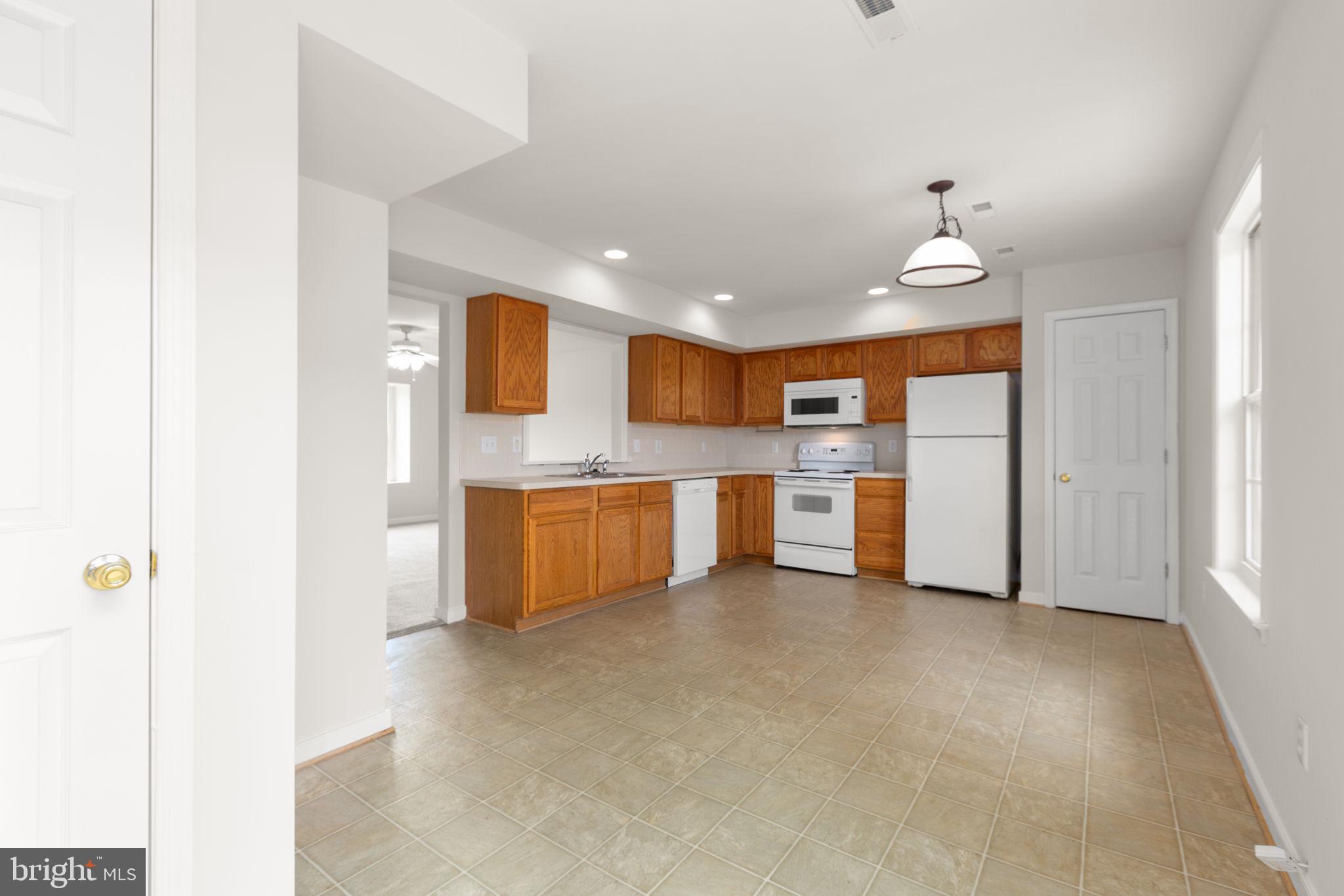 BERKELEY VILLAGE - Residential