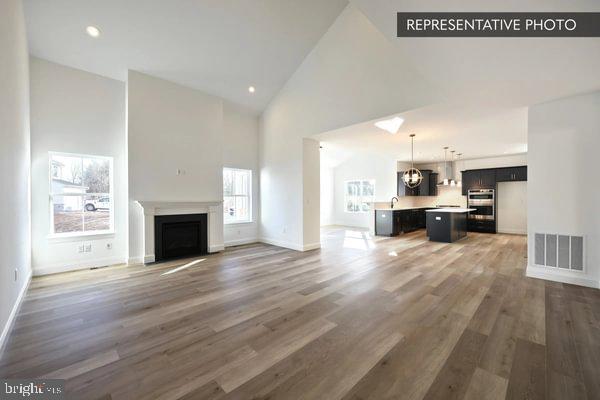 HICKORY POINTE - Residential
