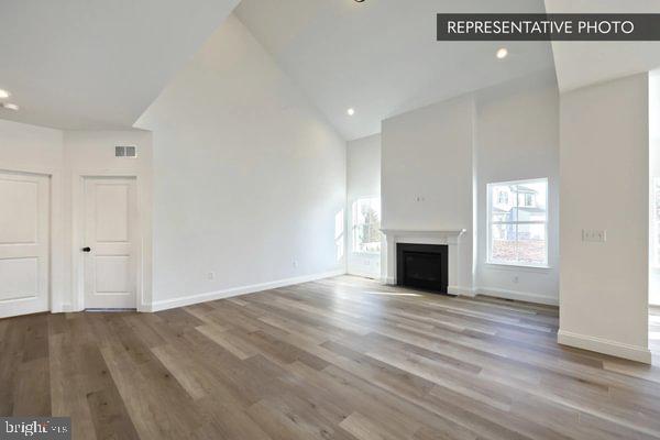 HICKORY POINTE - Residential