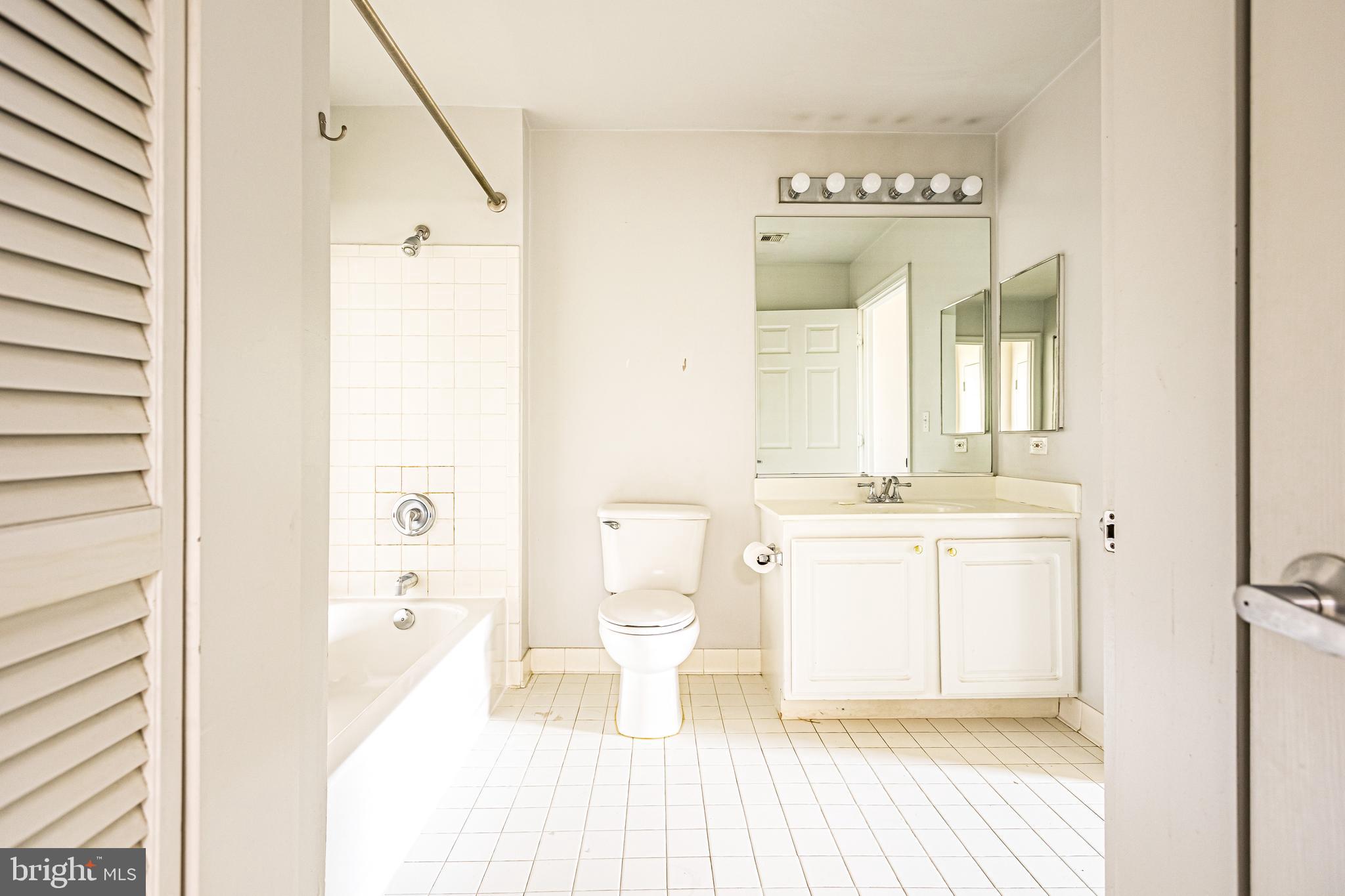 PIERSIDE AT HARBORVIEW - Residential Lease