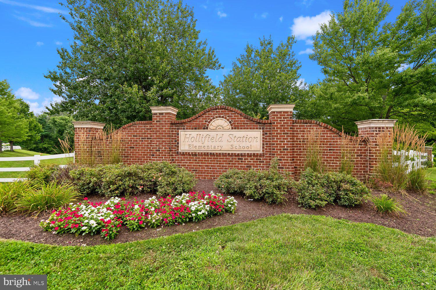 HOLLIFIELD STATION - Residential