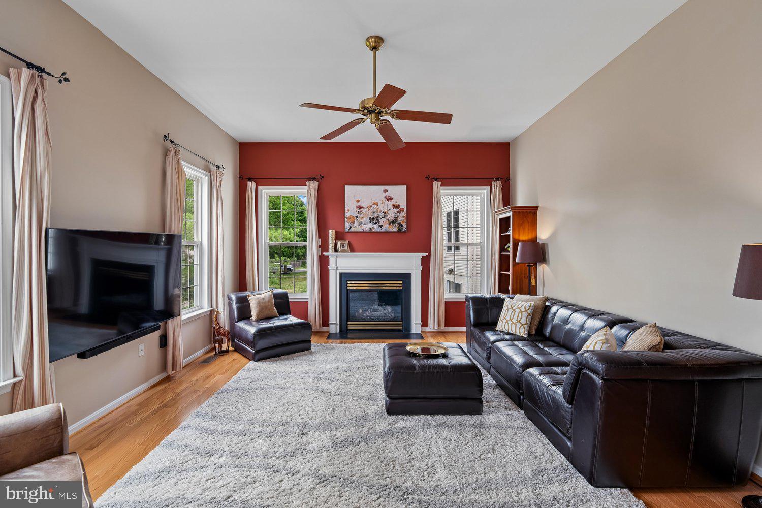 HOLLIFIELD STATION - Residential
