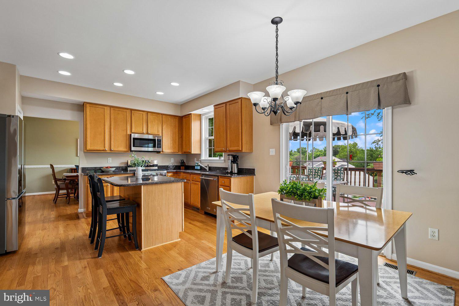 HOLLIFIELD STATION - Residential
