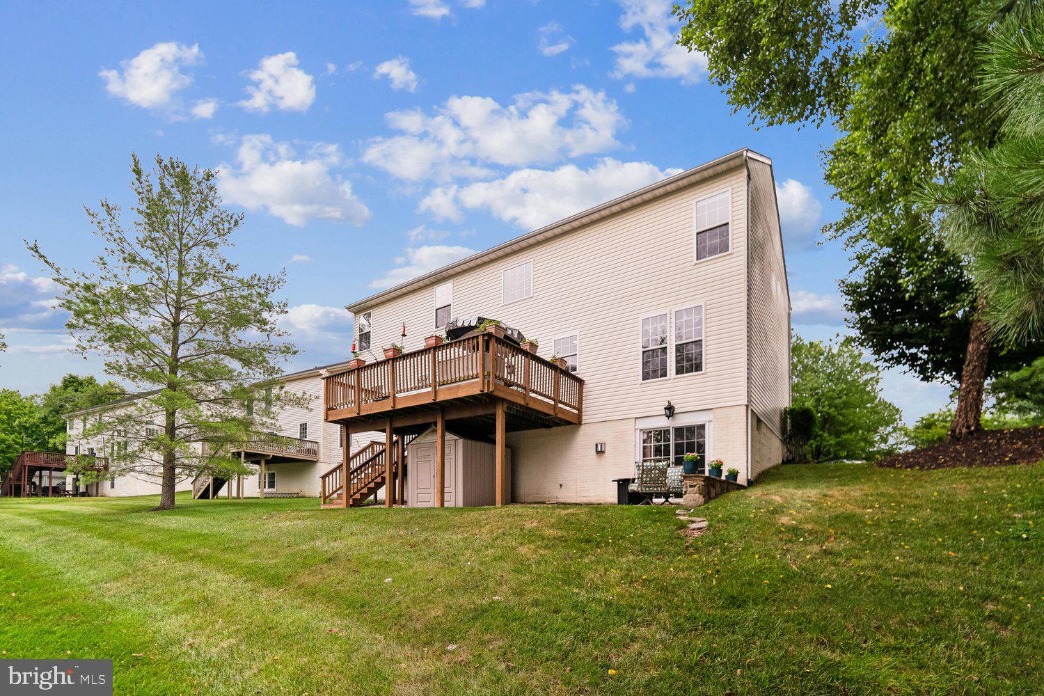 HOLLIFIELD STATION - Residential