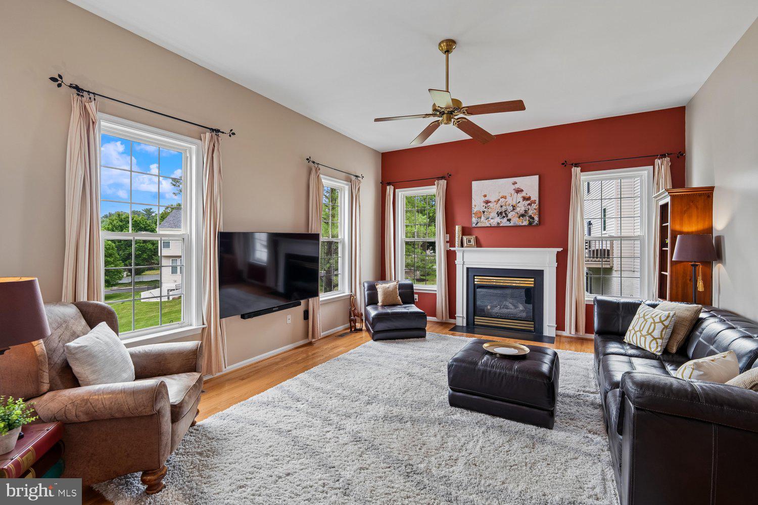 HOLLIFIELD STATION - Residential