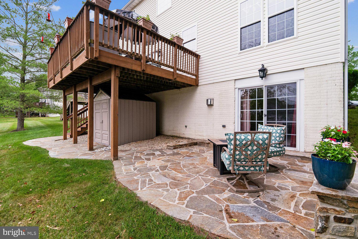 HOLLIFIELD STATION - Residential