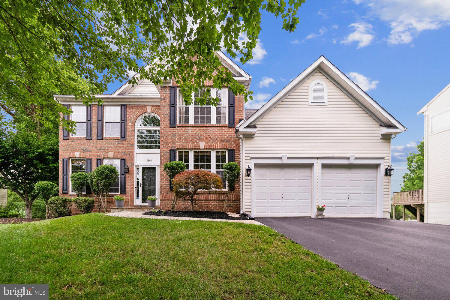 HOLLIFIELD STATION - Residential