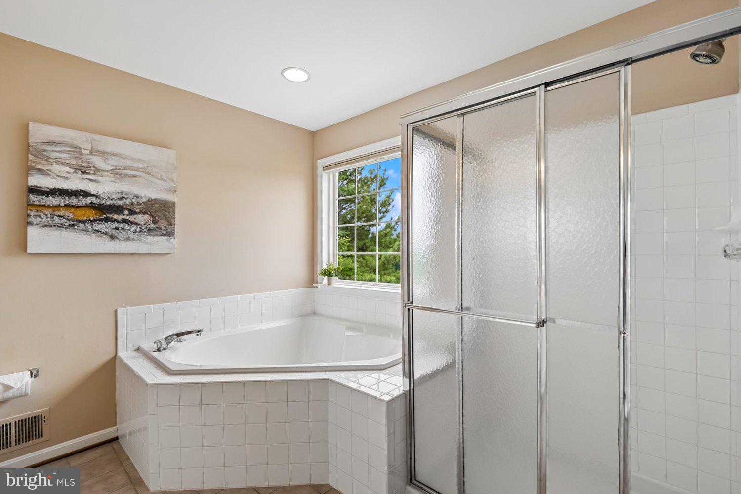 HOLLIFIELD STATION - Residential