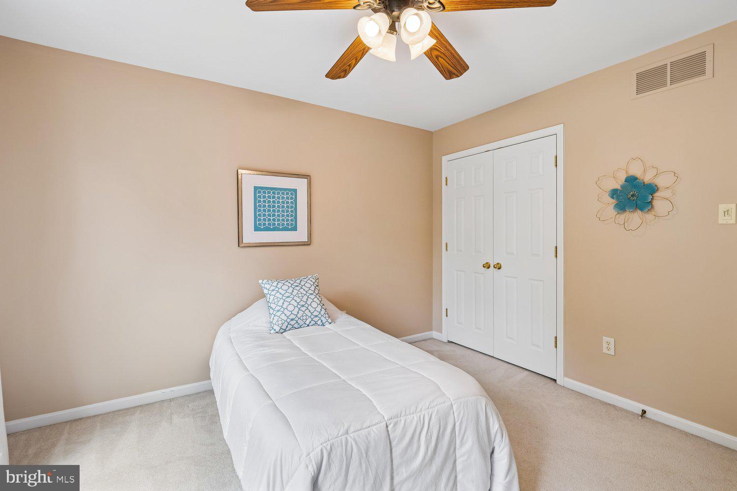 HOLLIFIELD STATION - Residential