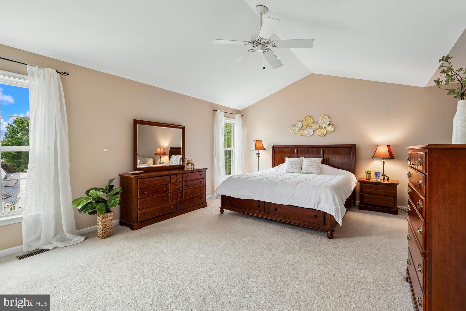 HOLLIFIELD STATION - Residential