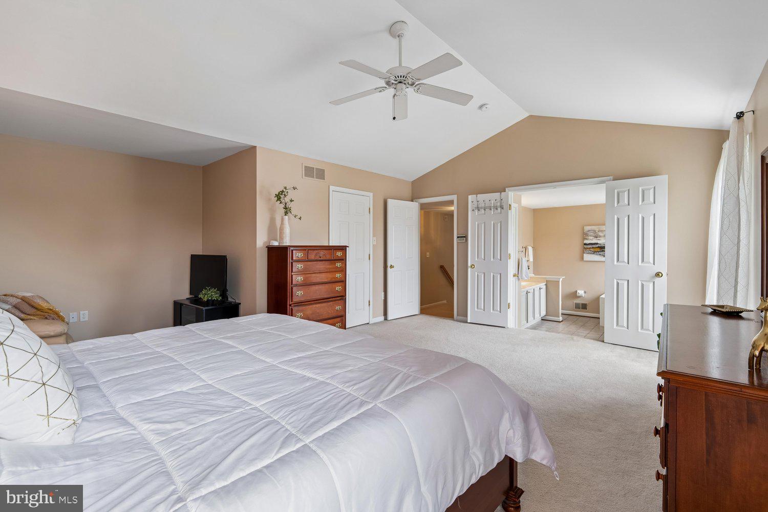 HOLLIFIELD STATION - Residential