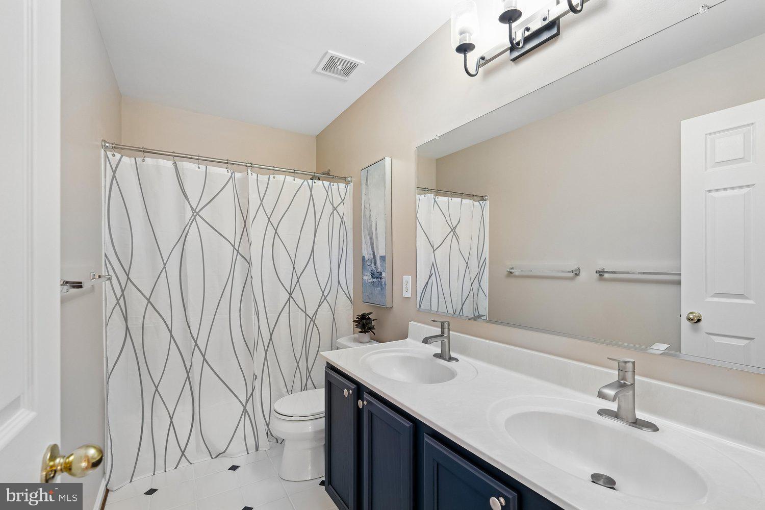 HOLLIFIELD STATION - Residential