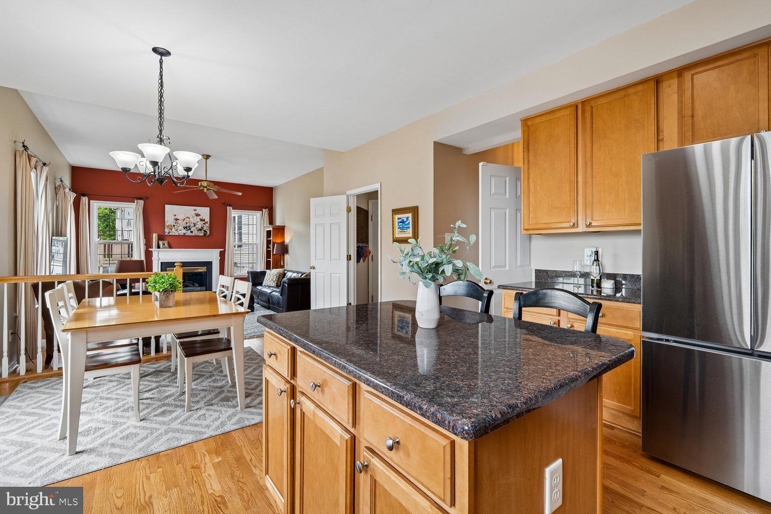 HOLLIFIELD STATION - Residential