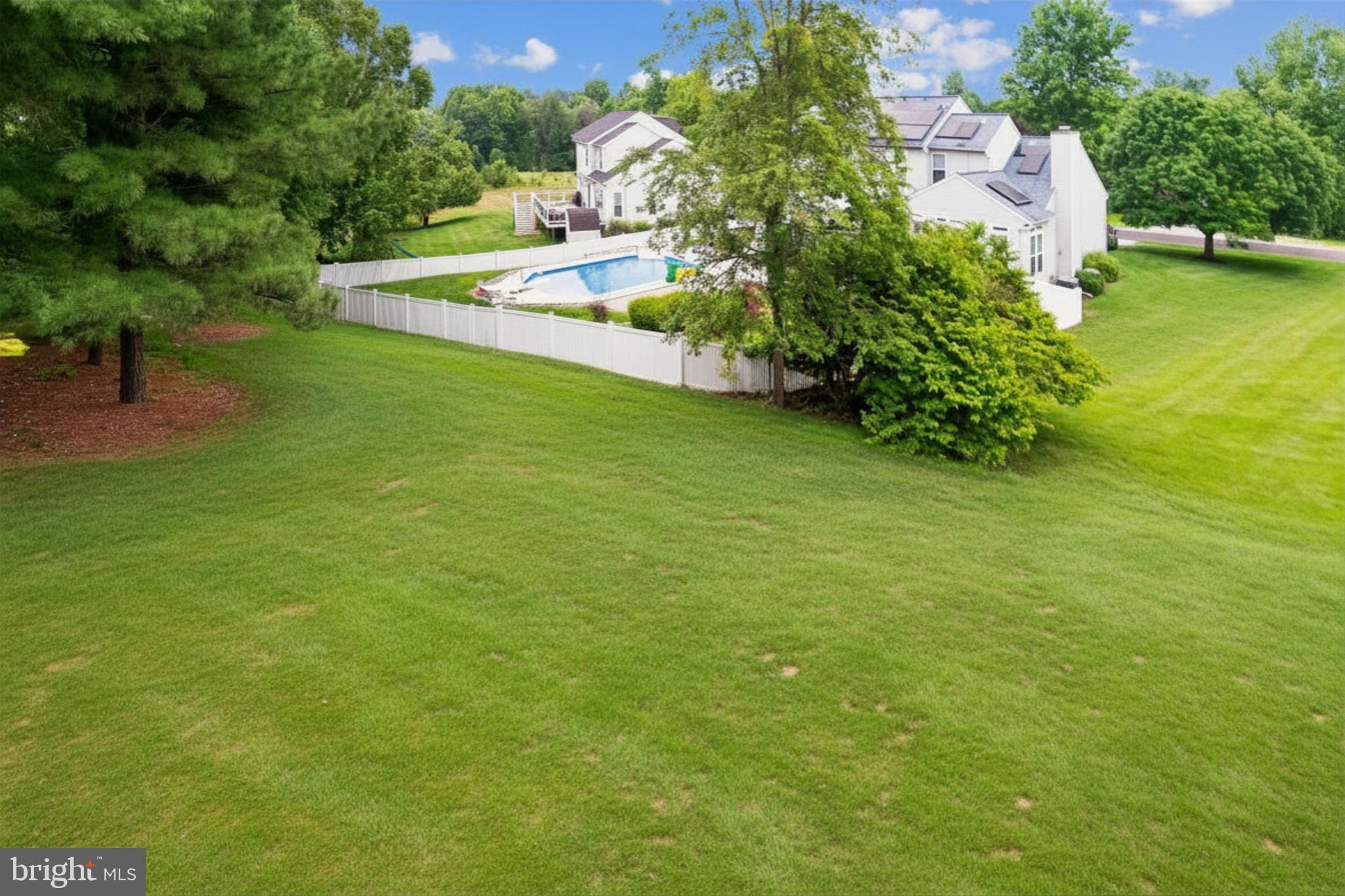 HOLLIFIELD STATION - Residential