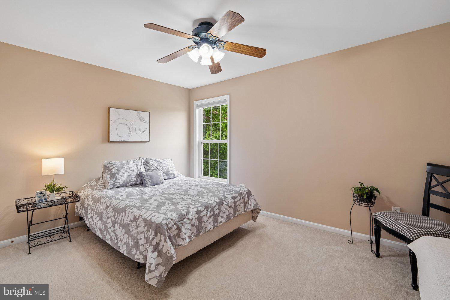 HOLLIFIELD STATION - Residential