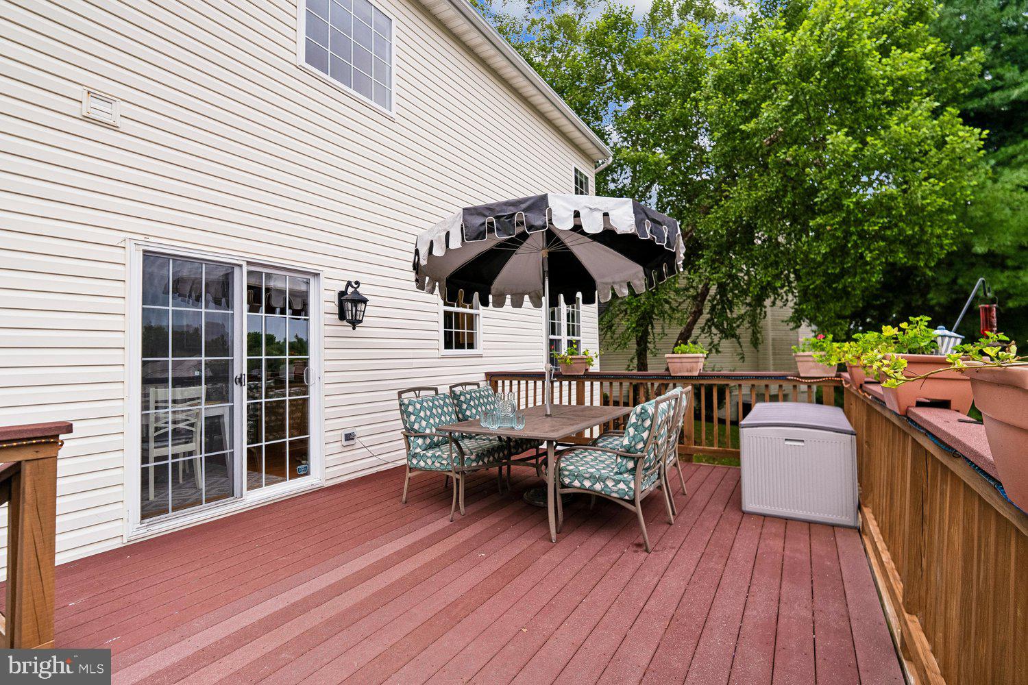 HOLLIFIELD STATION - Residential