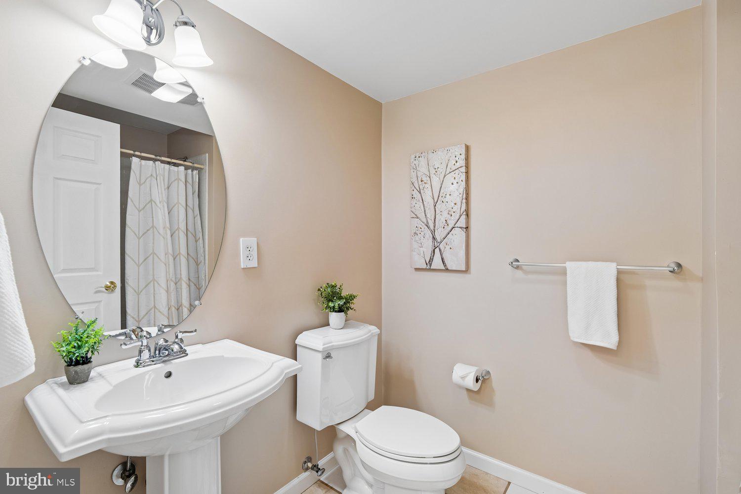 HOLLIFIELD STATION - Residential
