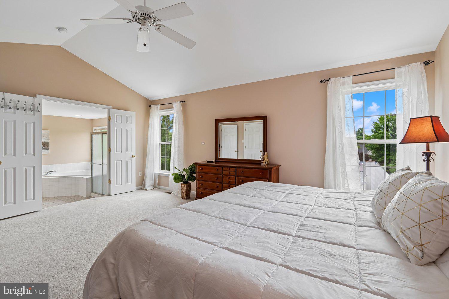 HOLLIFIELD STATION - Residential