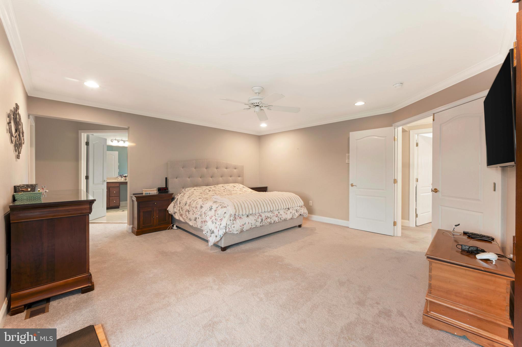 NORTHAMPTON HUNT - Residential