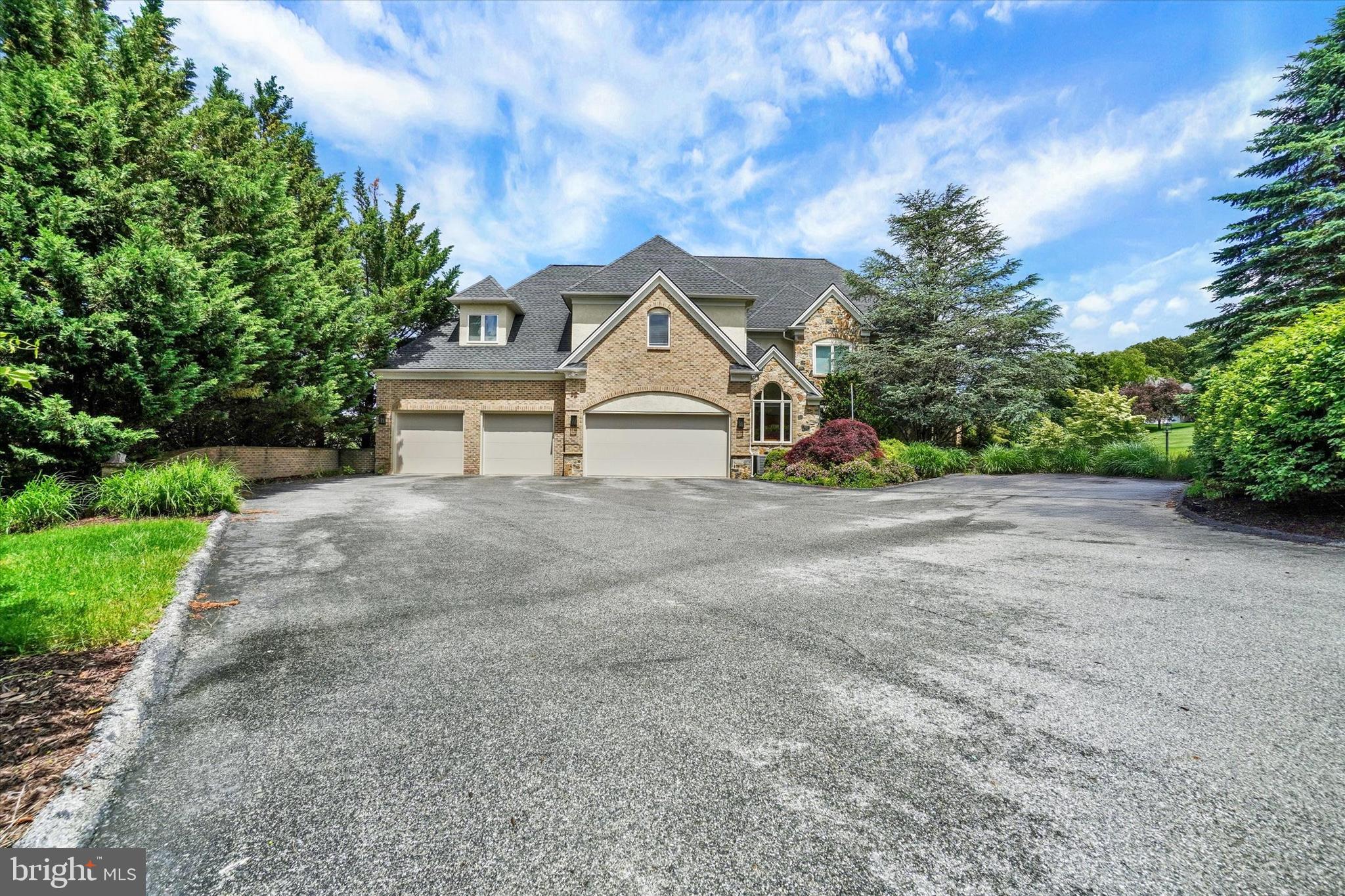 DEER CHASE - Residential
