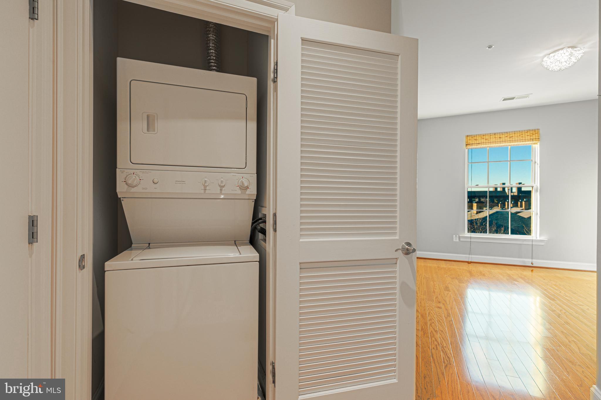 ABINGDON ROW - Residential Lease