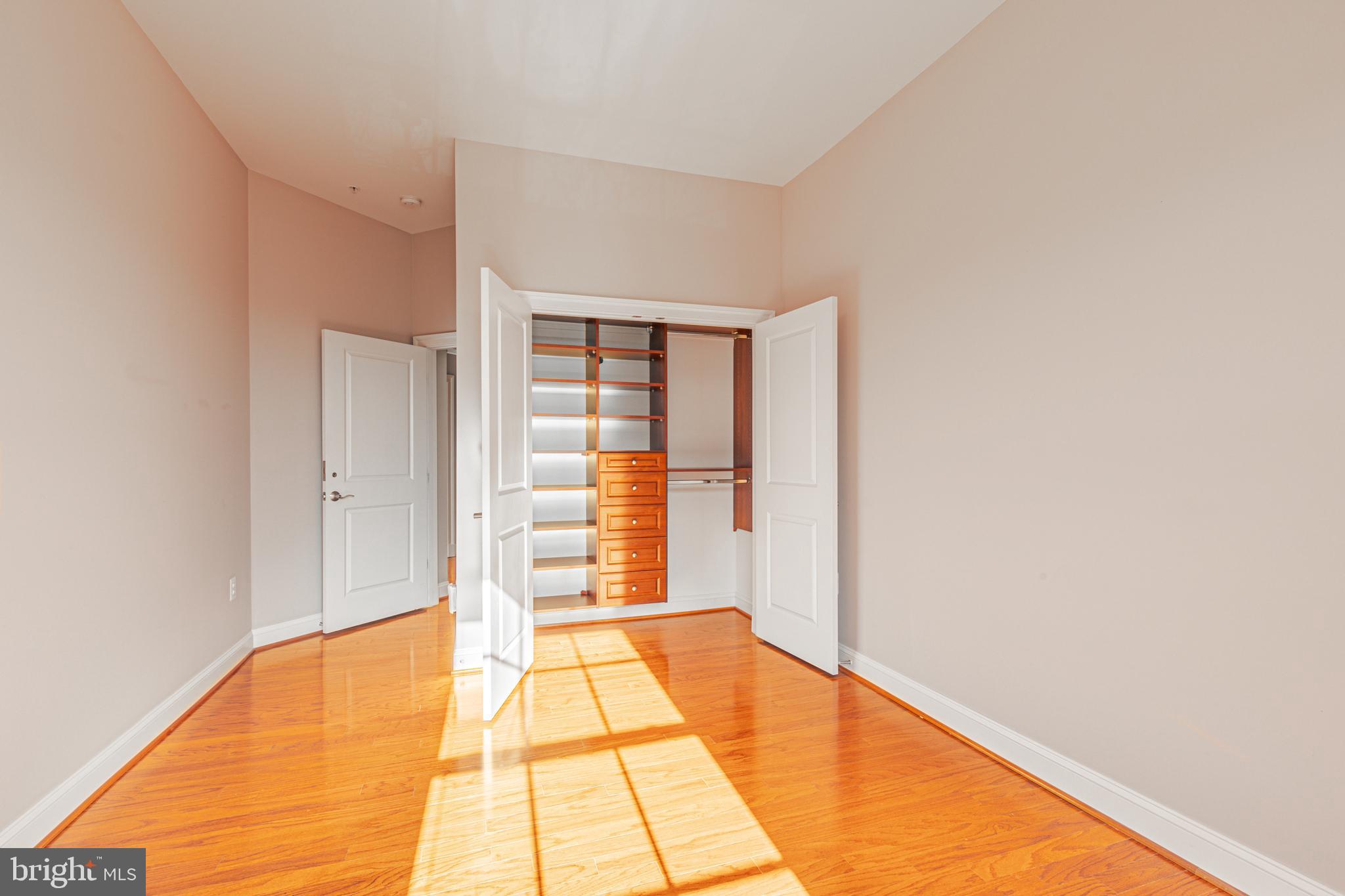 ABINGDON ROW - Residential Lease