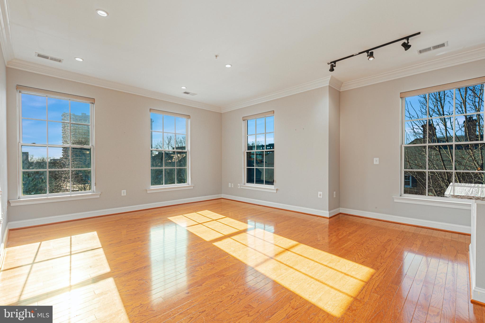 ABINGDON ROW - Residential Lease
