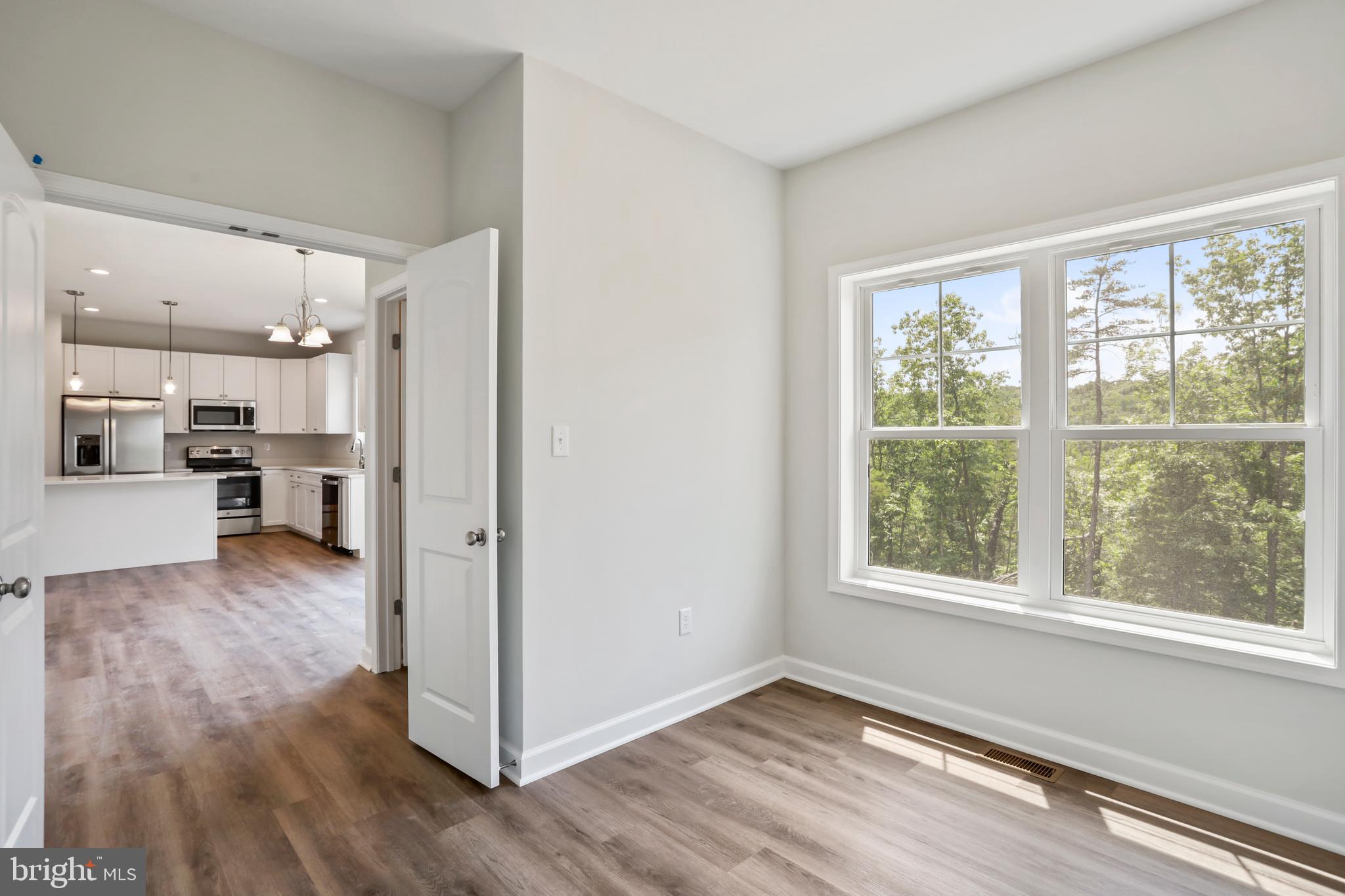 MIDDLE CREEK VISTAS - Residential