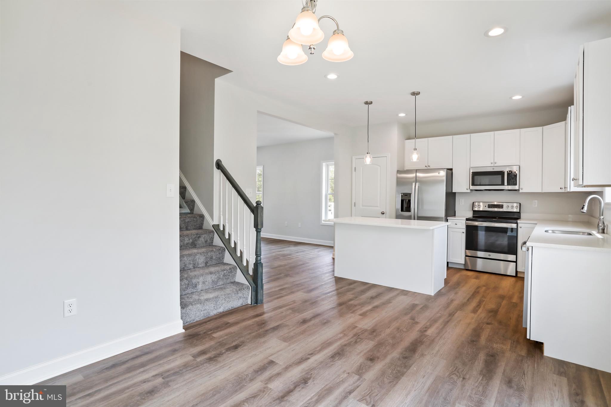 MIDDLE CREEK VISTAS - Residential