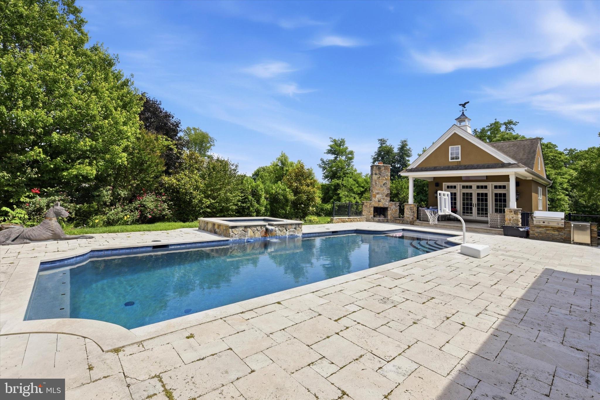 DARLINGTON POINTE - Residential