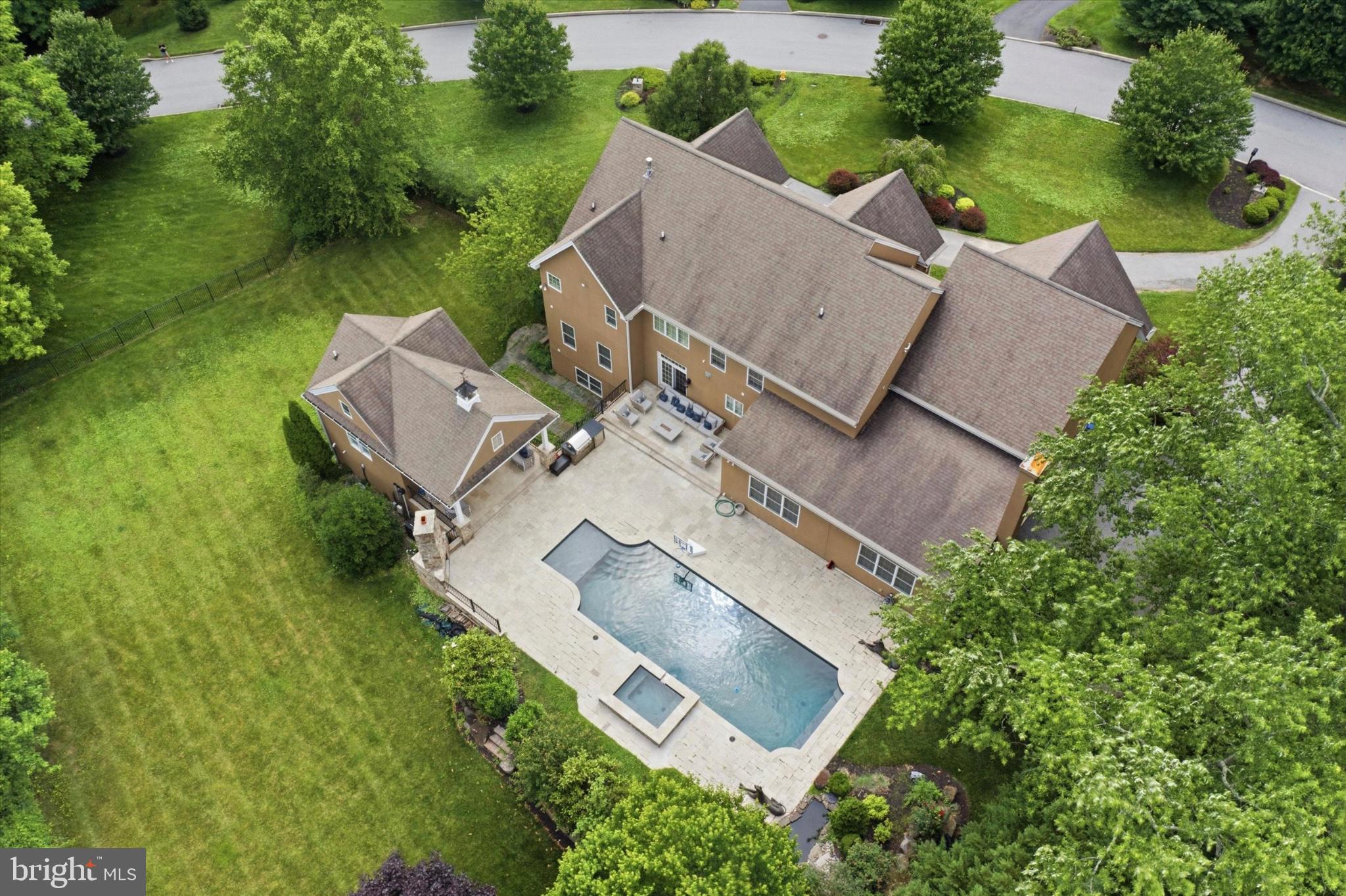 DARLINGTON POINTE - Residential