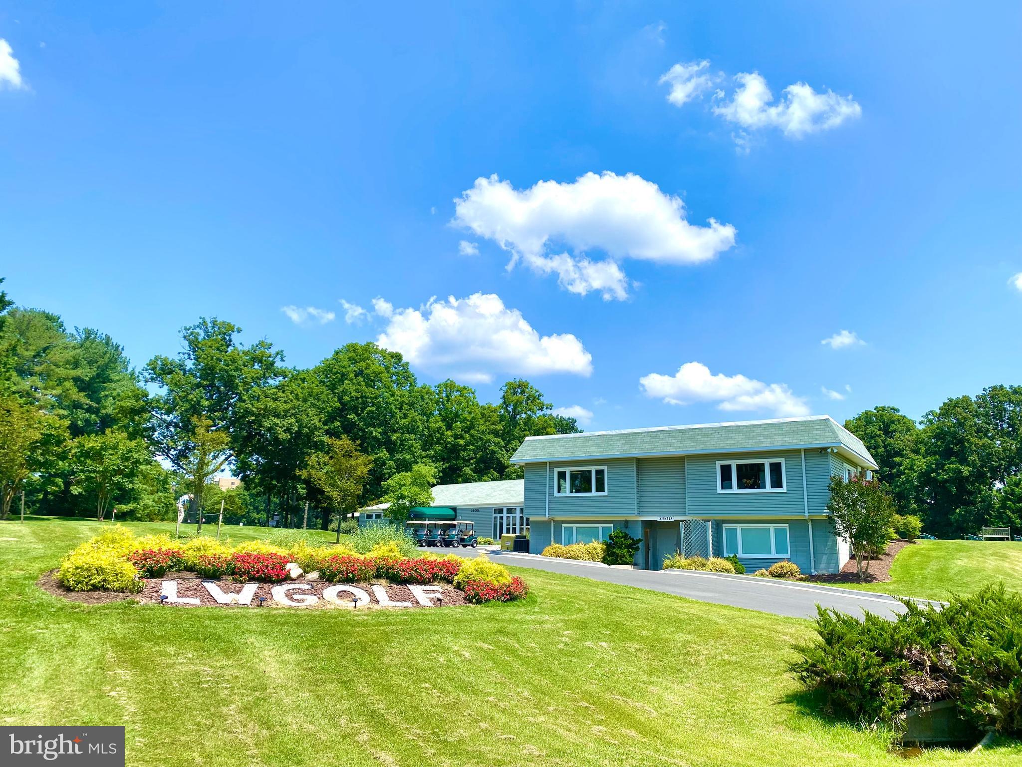 LEISURE WORLD - Residential