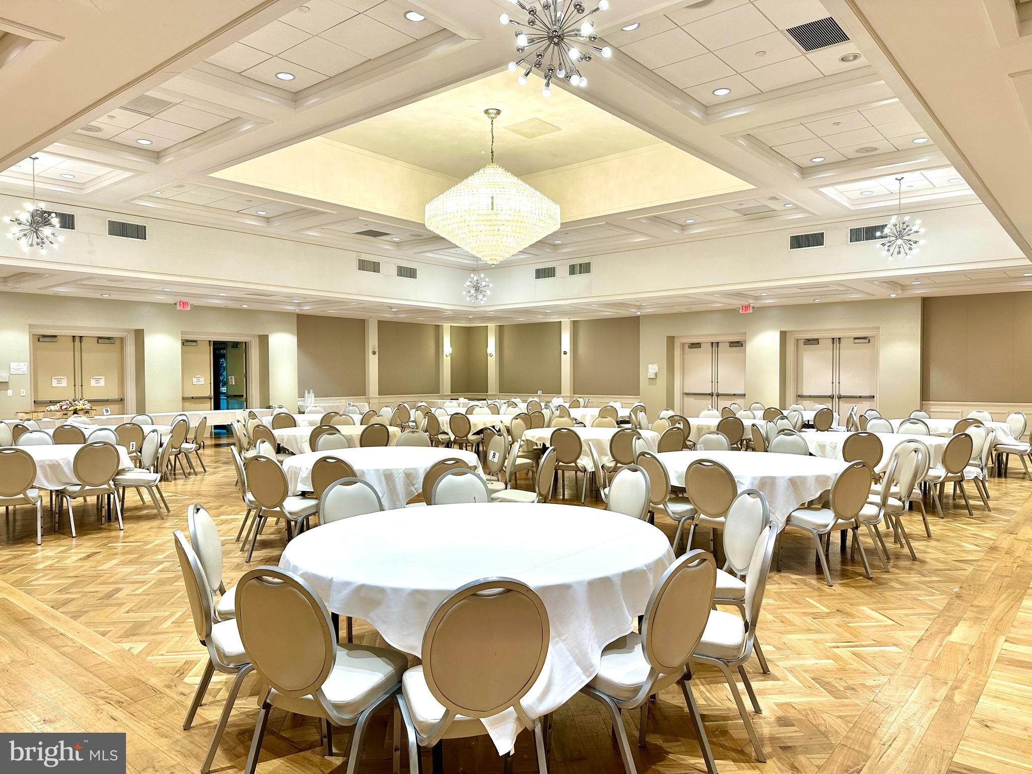 LEISURE WORLD - Residential