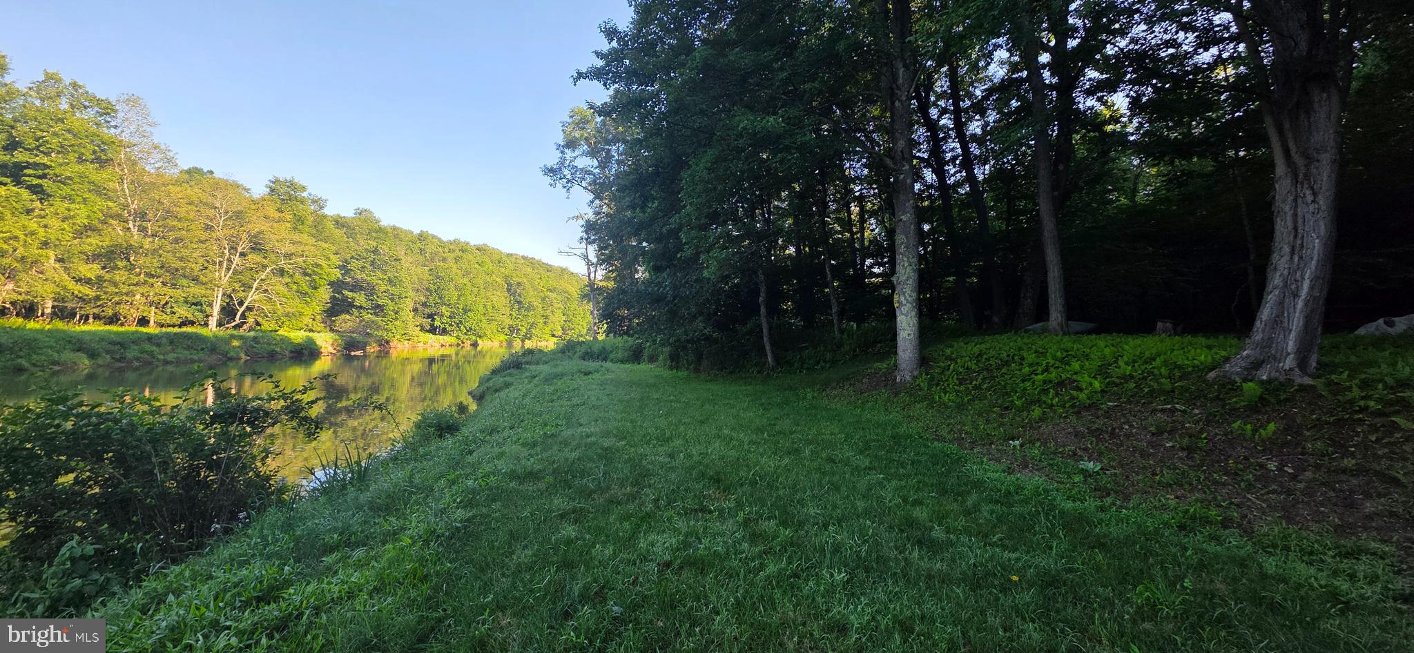 RIVER RUN - Land