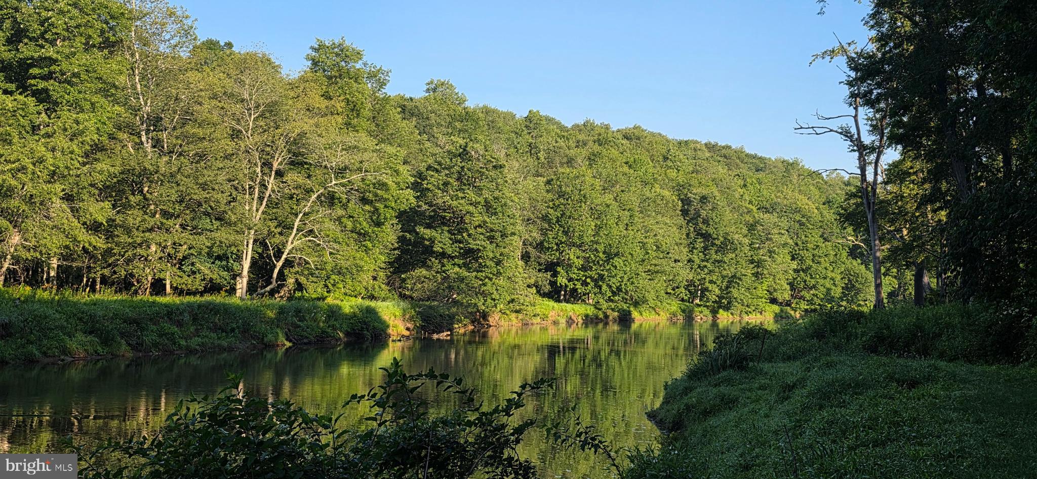 RIVER RUN - Land