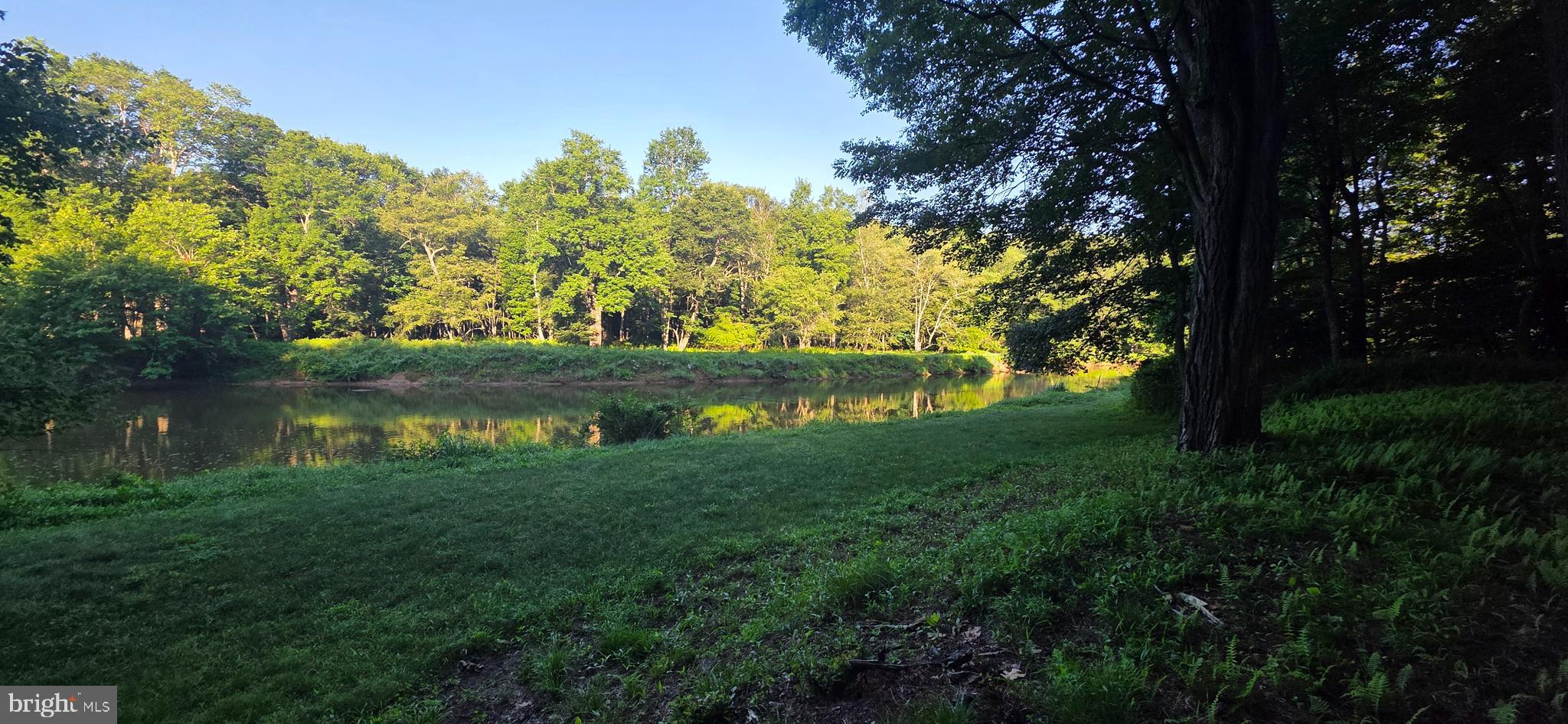 RIVER RUN - Land