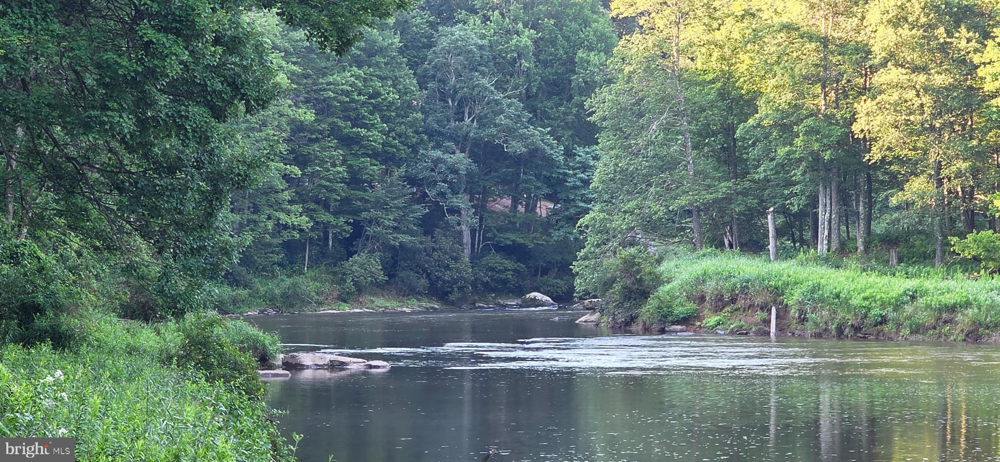 RIVER RUN - Land