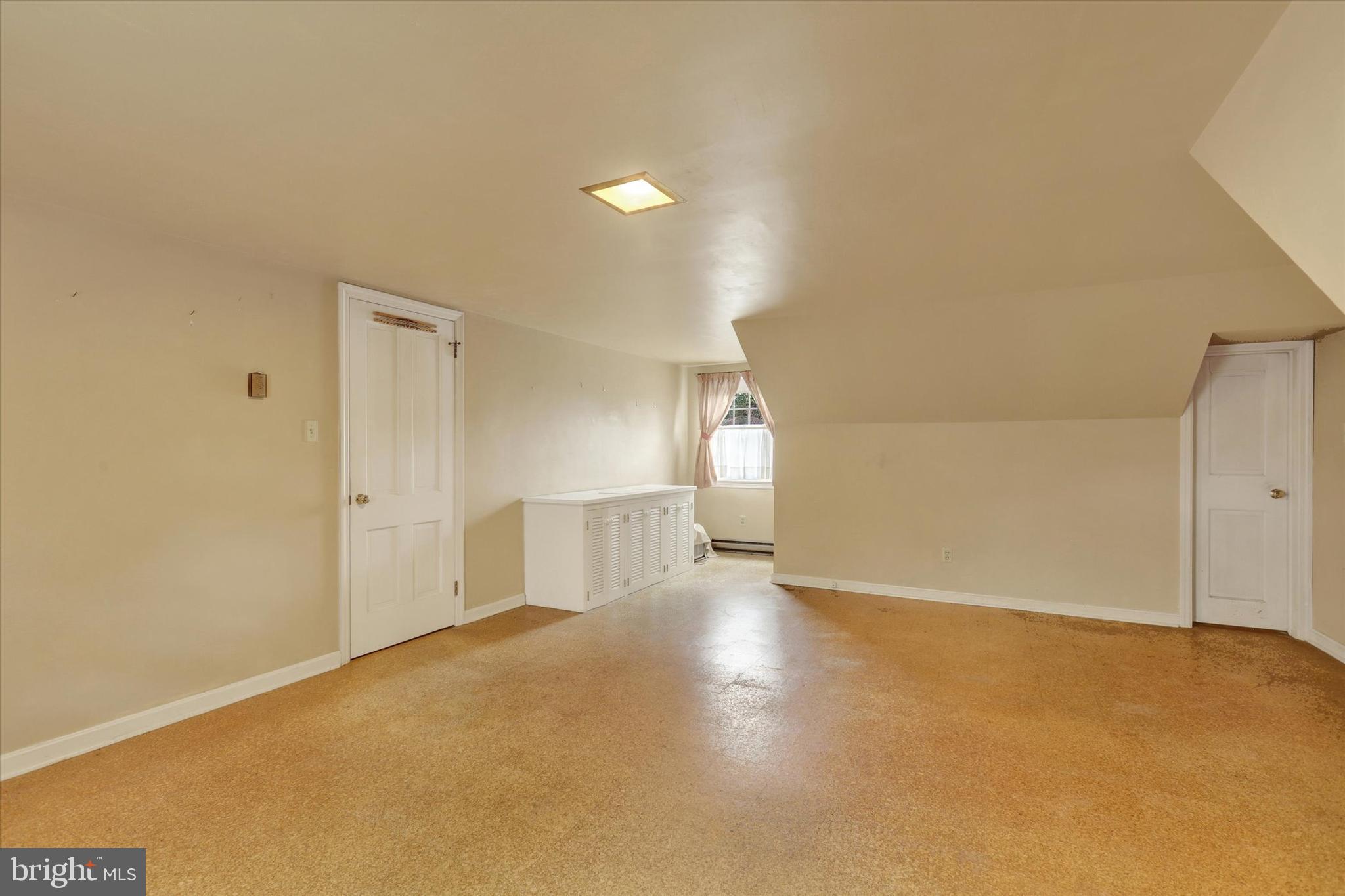 HALLWOOD HEIGHTS - Residential