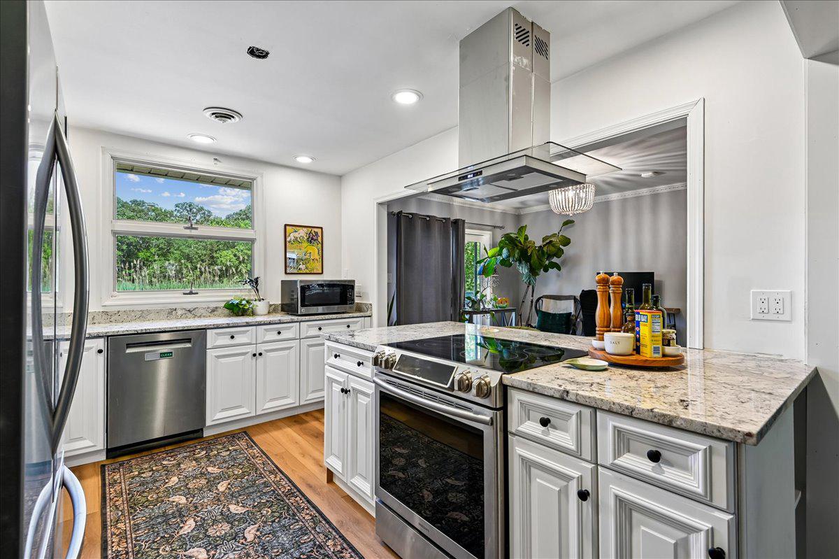 AVALON SHORES - Residential