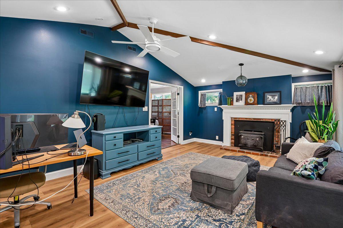 AVALON SHORES - Residential