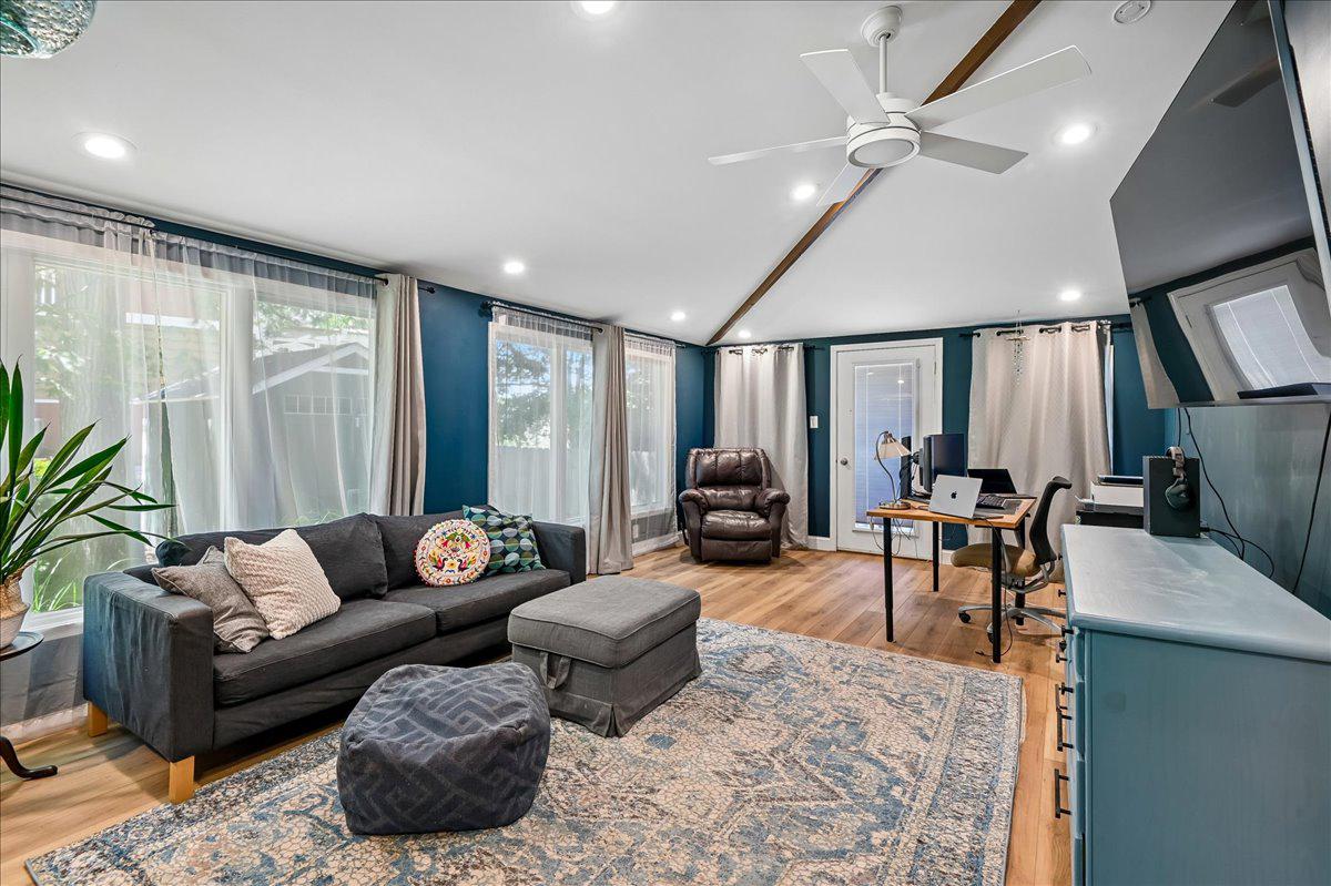 AVALON SHORES - Residential