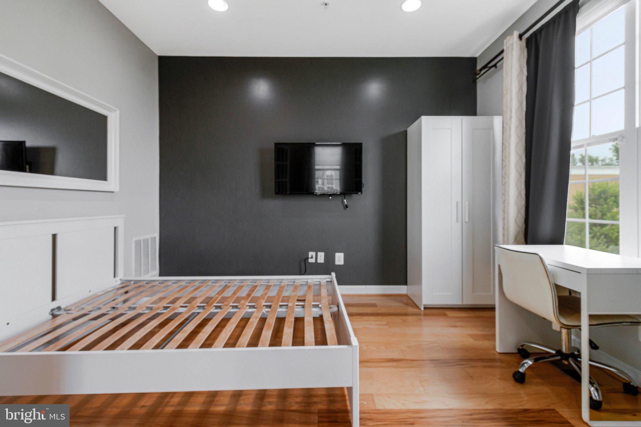 LEESBOROUGH - Residential