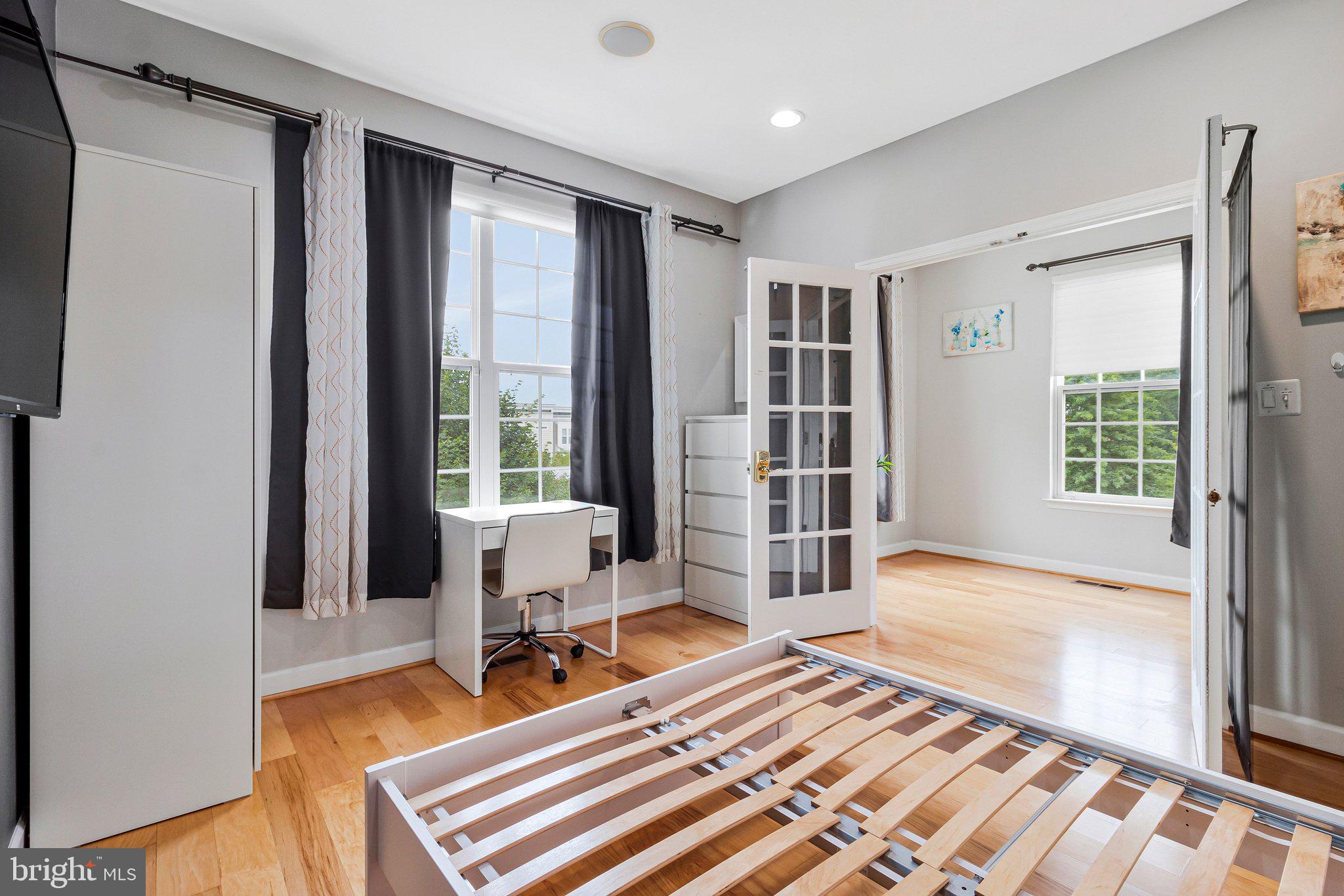 LEESBOROUGH - Residential