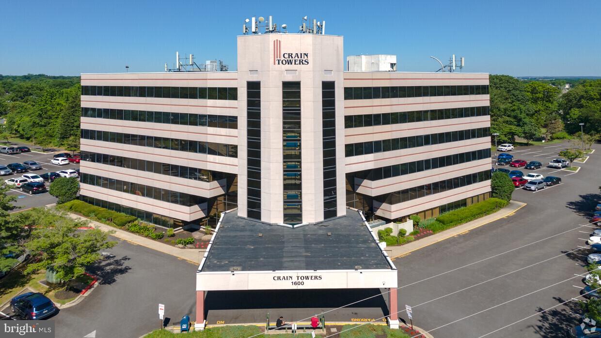 CRAIN TOWERS MEDICAL CENTER - Commercial Lease