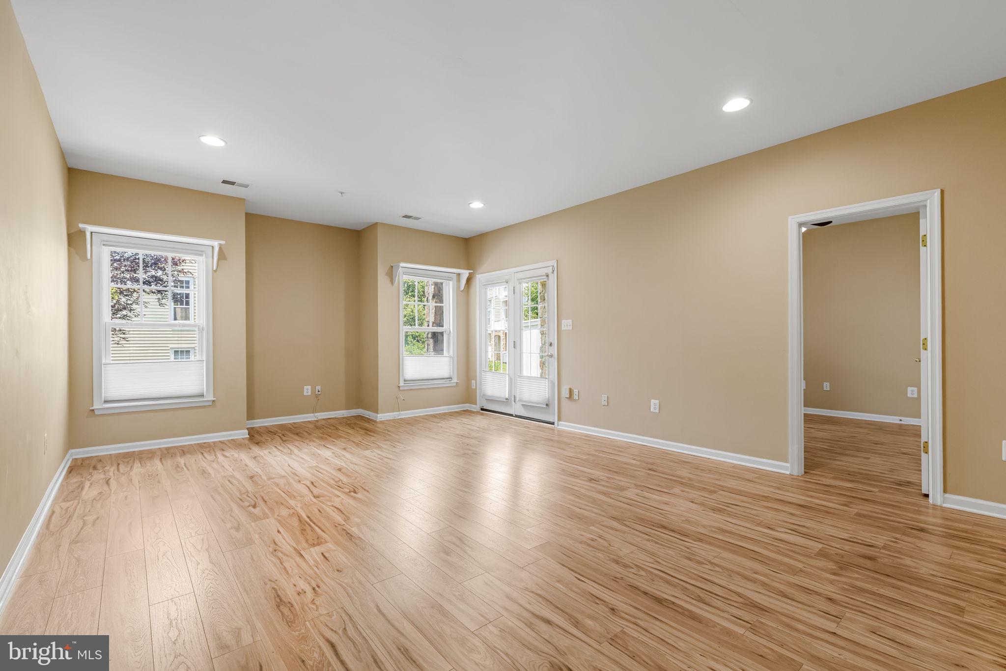 STONE LAKE - Residential